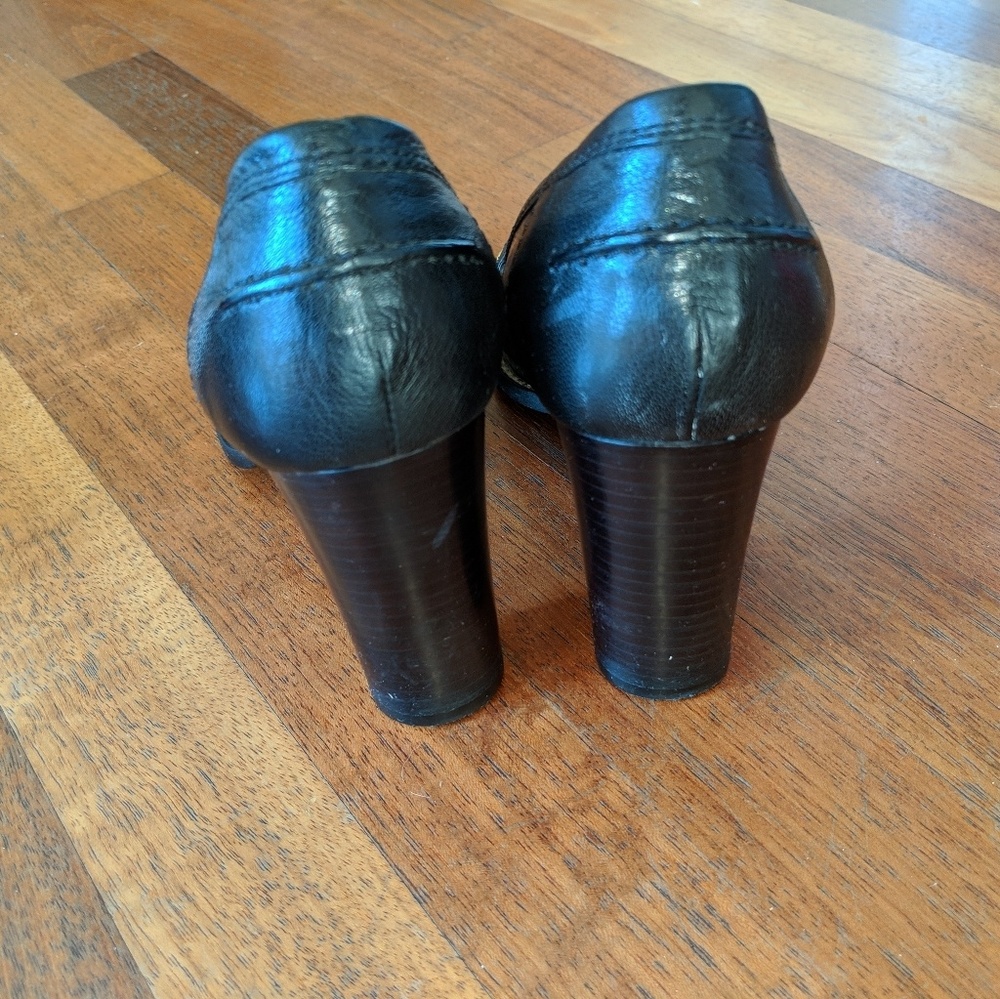 Dolce&Gabbana Women size 40 or 9.5 shoes.
